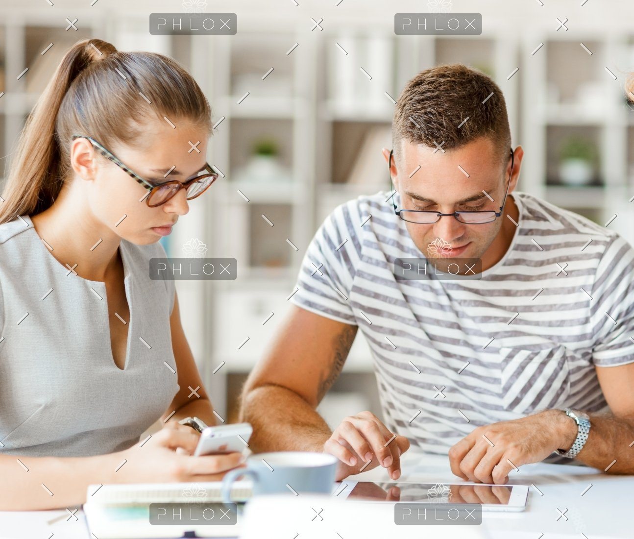 demo-attachment-19-managers-in-office-P2J5F7C